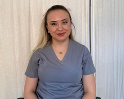 Hemşire Yeliz LAHNA